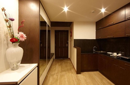 Sadras Hotel | Saravana's Golden Fruits Business Suites