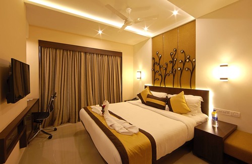 Sadras Hotel | Saravana's Golden Fruits Business Suites