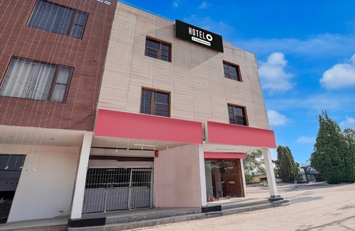 Mohali House | Saver Double Hotel O Isbt Holiday Spot