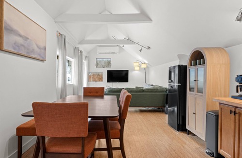 Bridgewater Corners House | Scenic Rt 4: Hot tub, minutes to everything!