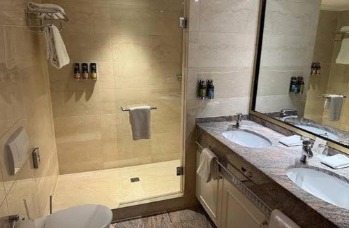 T Nagar Hotel | Senthil Murugan Poosam Apartments