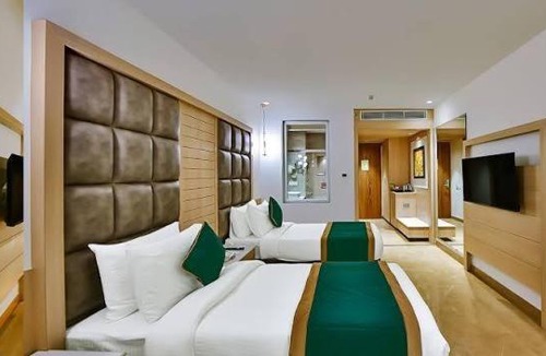 T Nagar Hotel | Senthil Murugan Poosam Apartments