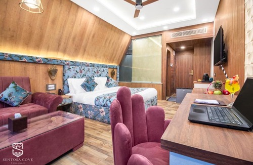 Pahalgam Hotel | Sentosa Cove - A River Front Luxury Resort