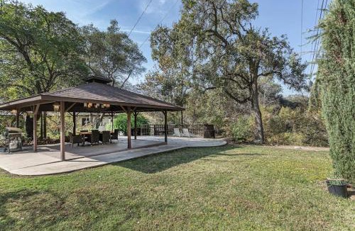 Three Rivers House | Sequoia Riverfront Main House With Beach Access