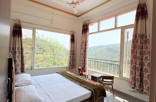 Kalka Hotel | ShantiKunj Homestay Nearby Morni Hills Waterfall
