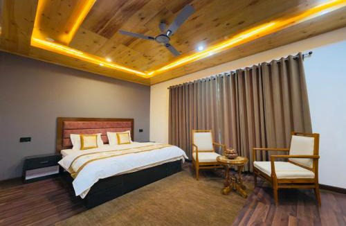 She House | Shey Vista Homestay