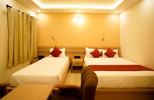 Almora Hotel | Shree Goljyu Palace
