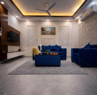 Vasant Kunj Apartment | Shreeza Stayz