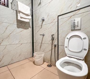 Dharapuram Hotel | Shri Amman Residency