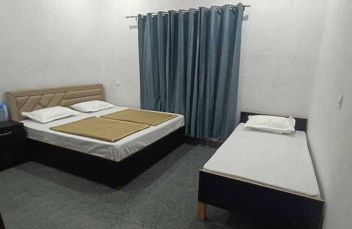 Gangotri Hotel | Shri Narsingh Tourist complex