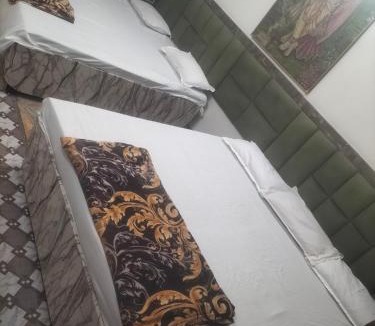 Mathura House | Shri Radha Raman Ji Seva Sadan