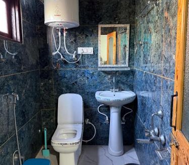 Dal Lake House | Sidr homestay