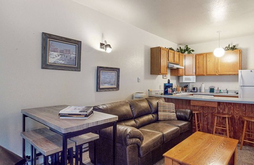 Taos Ski Valley Condo | Sierra Del Sol 5 - Hot Tub, Walk to Lifts & Town
