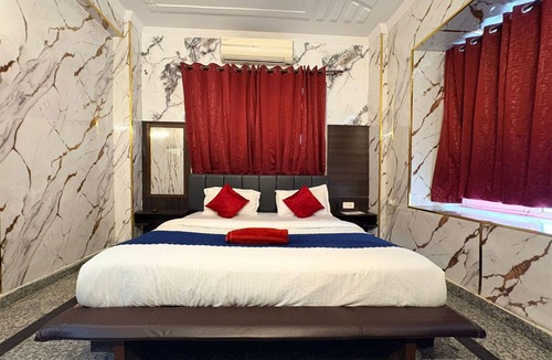 Tapovan Hotel | Situated in the vibrant yet peaceful area of Tapovan.