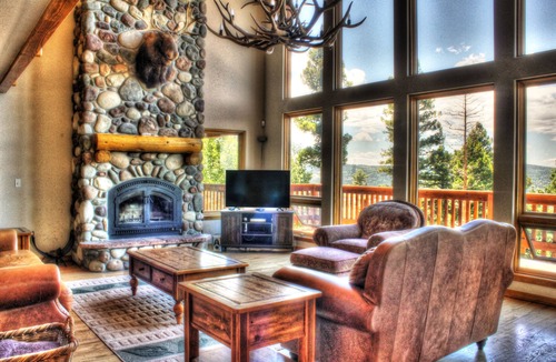 Angel Fire House | Ski In/Ski Out! Unbelievable Views, Lots of Room, Wifi and Tech.