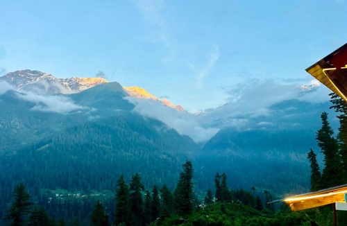 Kullu Hotel | Skyblue cafe