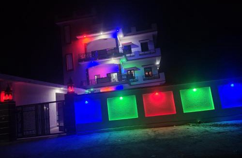 Kathua House | SKYLINE LAKEVIEW Homestay lounge
