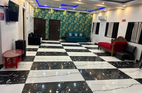 Gomti Nagar House | SM Guest House