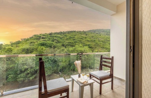 Bedla Apartment | Smart 2BHK at Lakecity Apartments by Viraalay