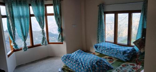 Theog House | Snow Bound Home stay