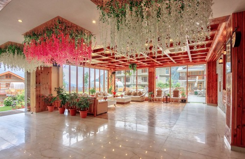 Gadherni Hotel | Snow Flakes Resort And Spa Centrally Heated Luxury Resort
