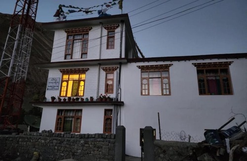 Tabo House | Snowland Homestay By StayApart