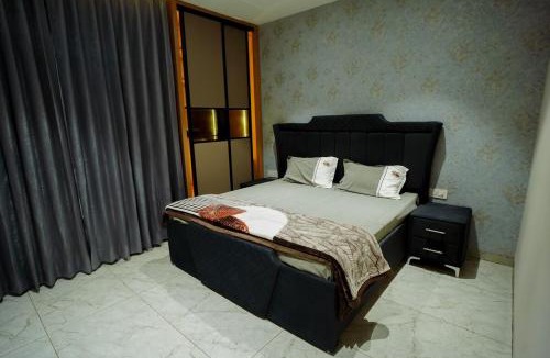 Zirakpur Apartment | Snug Haven Royal 3BHK Escape