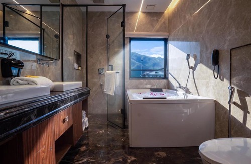 Rajbagh Hotel | Solar Residency, Srinagar