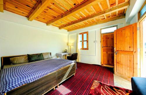 Kullu House | Solriddim Cafe & Stays