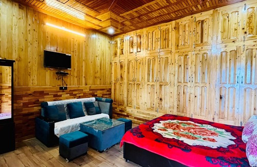 Tehri Cottage | Spacious 4-bedroom house in lovely Devalsari with WiFi