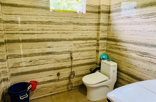 Tehri Cottage | Spacious 4-bedroom house in lovely Devalsari with WiFi