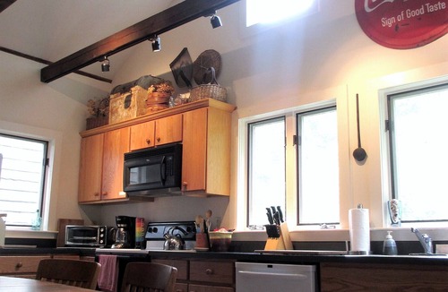 West Brewster House | Spacious, Comfortable 1700s Home - Close to Cape Cod Bay Beaches