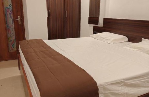 Sanpada Apartment | Spacious Garden Facing 2 BHK in Sanpada 5 mins from DY Patil Stadium