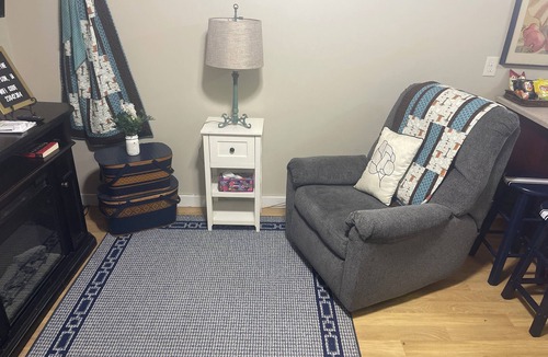 Thompson Cottage | Split Pine a Delightful Cozy Space