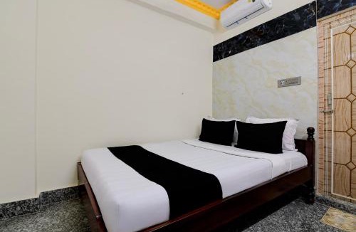 Mukundapur Hotel | SPOT ON Motilal Inn