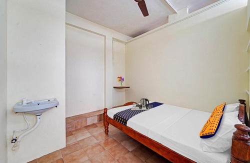 Viluppuram Hotel | SPOT ON Sri Sakthi Guest House
