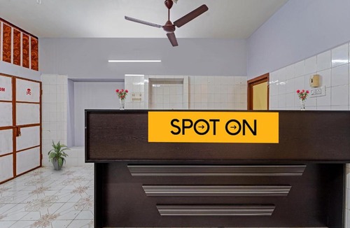 Viluppuram Hotel | SPOT ON Sri Sakthi Guest House