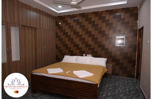 Tiruvannamalai Cabin | Sri Durgambigai Homestay