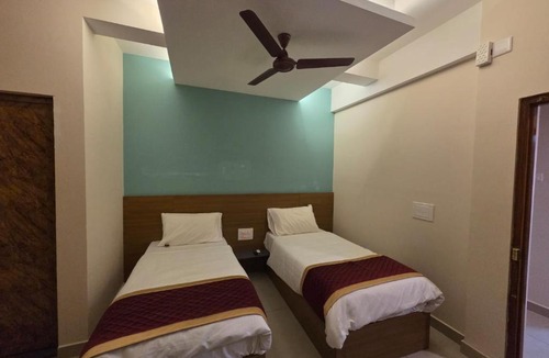 Udumalaipettai Hotel | Sri Murari Dine & Stay Udumalpet