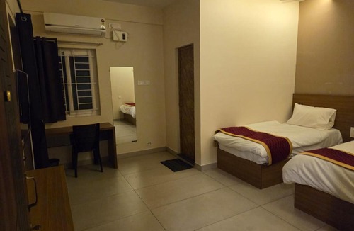 Udumalaipettai Hotel | Sri Murari Dine & Stay Udumalpet
