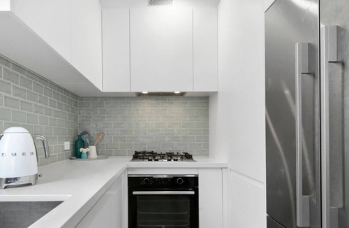 Manly Apartment | Stay steps away from Little Manly Reserve - home away from home!