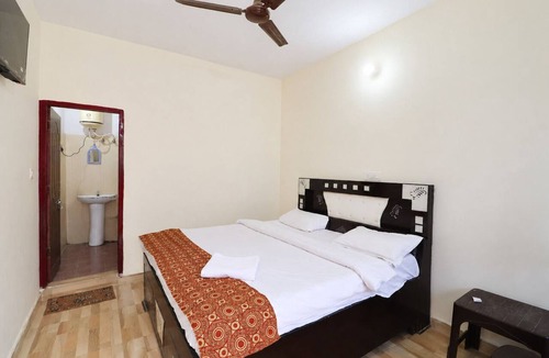 Narainkoti Hotel | Stay To Hotel