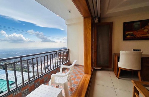 The Mall Road Hotel | Stay With Hills Inn Mussoorie