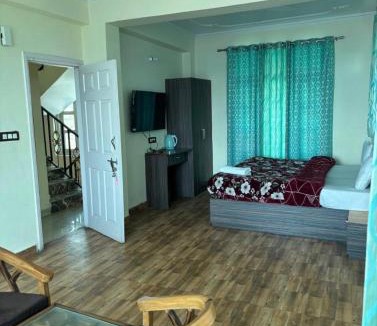 Shimla Hotel | Stayenest Mashobra with balcony view