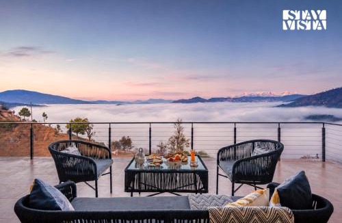 Kaul Villa | StayVista at Amulyam villa with Lawn & Bonfire