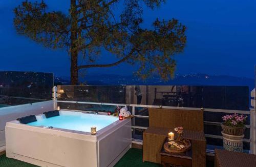 Kasauli Villa | StayVista at Bellevue with Outdoor Jacuzzi