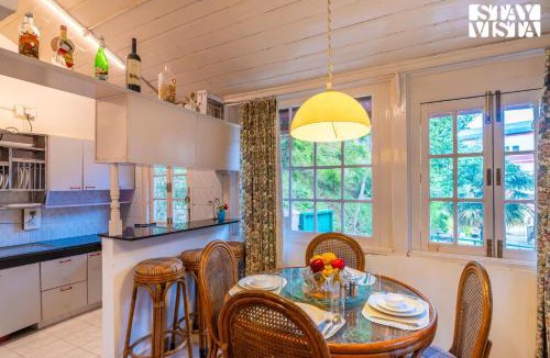Kasauli Villa | StayVista at Belmont House with Bonfire, Gazebo, Lawn