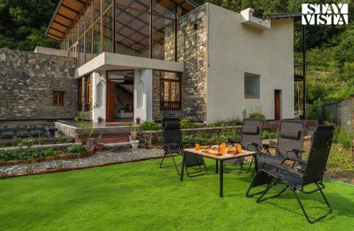 Ramgarh Villa | StayVista at Butterfly Estate with BBQ & Bonfire