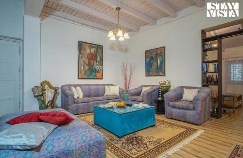 Nainital Villa | StayVista at Edwinstowe House with Heater, Bonfire & BBQ Grill