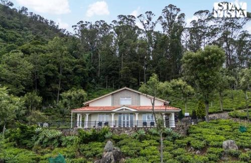 Kotagiri Villa | StayVista at Hillcrest Grand with Bathtub